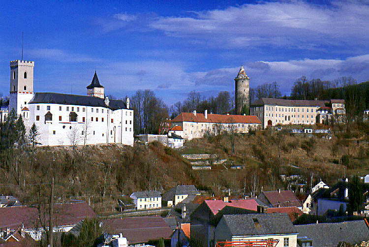 Burg Rožmberk nad Vltavou, Obere und Untere Burg
