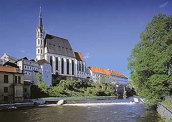Kostel sv. Víta v Českém Krumlově, pohled od řeky Vltavy, foto: Libor Sváček 