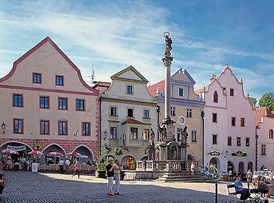 Fountain and Plague Pillar on the town square in Český Krumlov, foto: Libor Sváček 