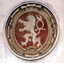 Náměstí Svornosti Nr. 1, Schwarzenberger Wappen an der Stirnfassade 