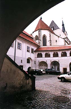 Horní č.p. 155, Prelatura, nádvoří 