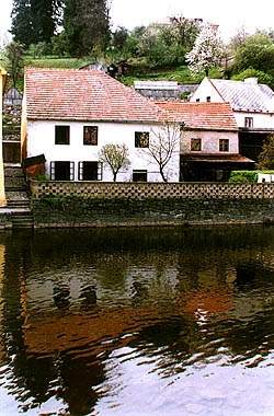 Rybářská č. p. 7, pohled od řeky Vltavy 