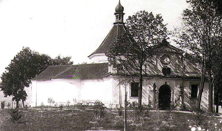 Kapelle auf dem Hügel Křížová hora in der Stadt Český Krumlov, ein historisches Foto, foto:  F.Wolf