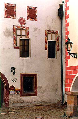 Náměstí Svornosti no. 7, semi-overview of the facade 