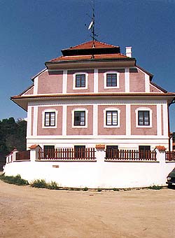 Hradební no. 60, architectural details 