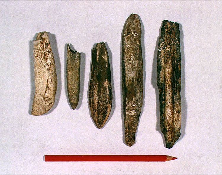 Dobrkovická cave, findings of bone instruments, collection of Regional Museum of National History in Český Krumlov