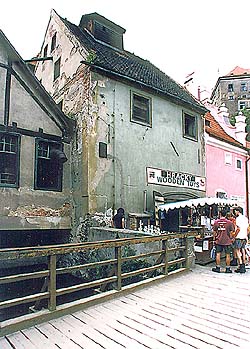 Široká Nr. 82, Ansicht von der Brücke 