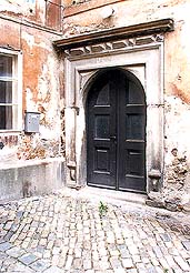 Široká Nr. 80, Eintrittsportal 