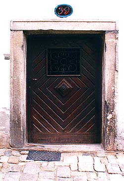 Rybářská Nr. 39, Portälchen in der Stirnseite 