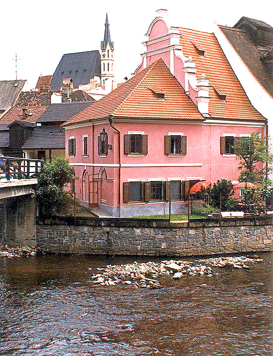 Široká Nr. 85, Ansicht vom Fluss Vltava (Moldau)