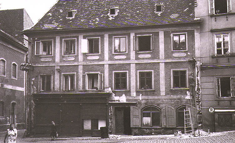 Kájovská Nr. 54, das sog. Krčíns Haus ohne die freigelegten Renaissancemalereien, ein historisches Foto