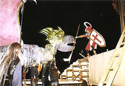 Festival of the Five-petalled Rose in Český Krumlov 1998, Solstice ceremony on the Castle terraces, St. George fighting the dragon 