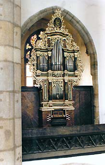 Kirche St. Veit in Český Krumlov, Orgel auf dem Chor der Literatenbruderschaft aus dem Jahre 1716, Gesamtansicht Kirche St. Veit in Český Krumlov, Orgel auf dem Chor der Literatenbruderschaft aus dem Jahre 1716, Gesamtansicht