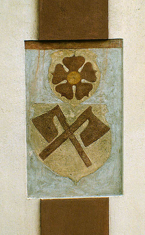 Horní Nr. 153, Detail der Hauptstirnseite, Wappen der Fleischerzunft