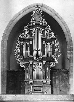 Orgel auf dem Literatenchor in der Kirche St. Veit in Český Krumlov, ein historisches Foto, foto: B.Kerschner Orgel auf dem Literatenchor in der Kirche St. Veit in Český Krumlov, ein historisches Foto, foto: B.Kerschner