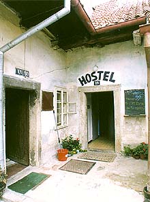 Latrán Nr. 99, 100, 100, Věžní (Turmgasse) - Detail des Eingangs Latrán Nr. 99, 100, 100, Věžní (Turmgasse) - Detail des Eingangs