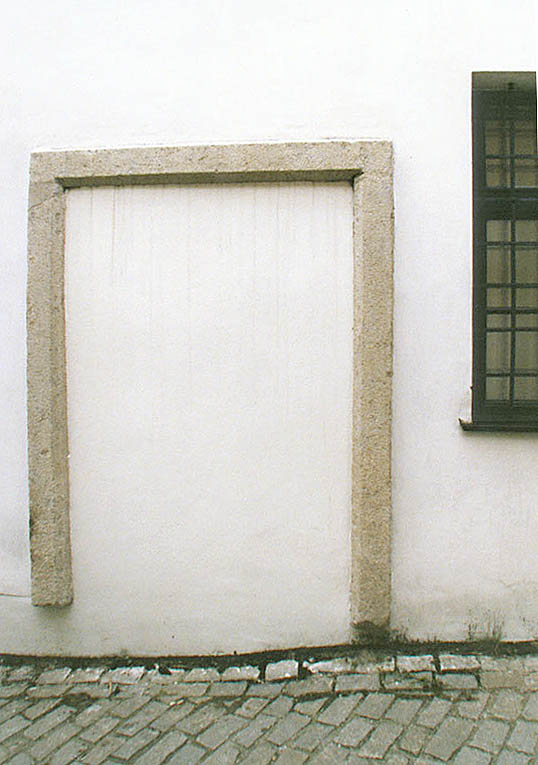 Panenská Nr. 38, vermauertes Portal im Erdgeschoss