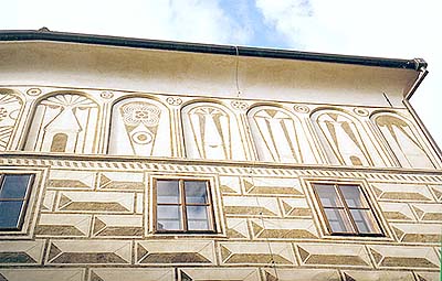 Latrán no. 53, Alchemist symbols in the sgrafito decoration of house, foto: Pavel Slavko 