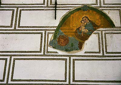 Latrán no. 14, exterior, frescos, foto: Ladislav Pouzar Latrán no. 14, exterior, frescos, foto: Ladislav Pouzar