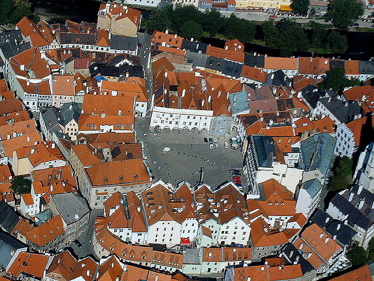 Stadt Český Krumlov, Luftaufnahme des Stadtplatzes und des historischen Zentrums, Foto: Lubor Mrázek