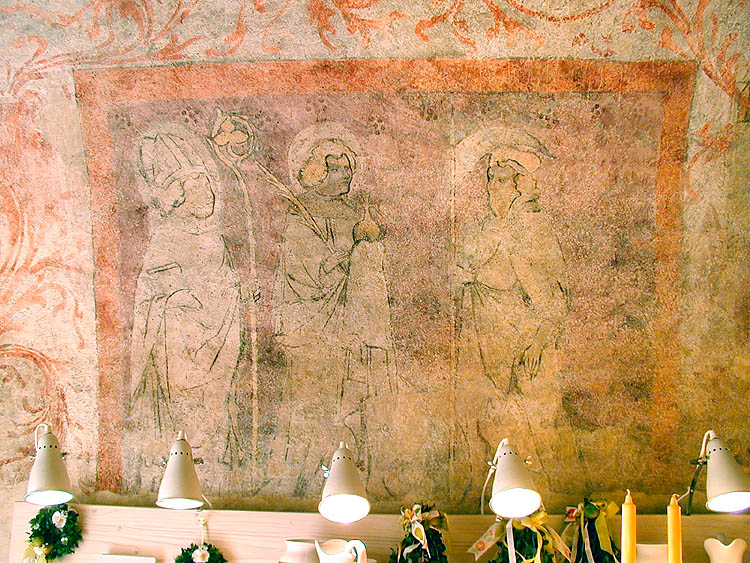 Latrán č. p. 15, přízemí, gotické malby s postavami světců, Mistr Zátoňského oltáře, 1. polovina 15. století, foto: Lubor Mrázek