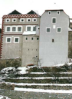 Kostelní č.p. 162, průčelí nad řekou Vltavou 