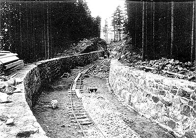 Bau des Elektrizitätswerks in Vyšší Brod, ein historisches Foto 