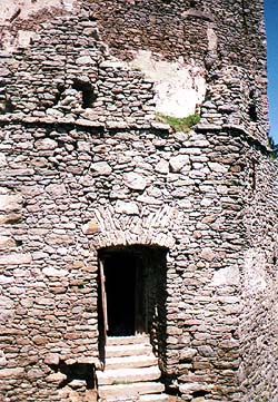 Vítkův Hrádek, wall of inhabitable tower 