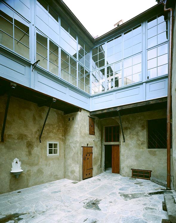 Pavlač dvorního traktu po rekonstrukci, 2002, foto: Věroslav Škrabánek