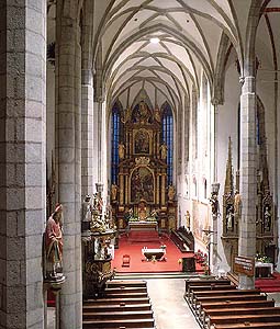 Kirche St. Veit in Český Krumlov, Gewölbe des Hauptschiffes, foto:  Libor Sváček 